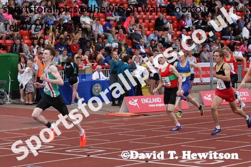 Junior boys 300 metres, 2015 English Schools Track and Field Champs., Gateshead Stadium. Photo: David T. Hewitson/Sports for All Pics